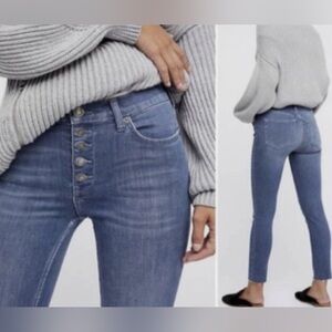 Free People|High rise exposed button fly medium wash blue skinny jeans•••raw hem